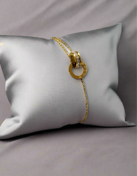 Interlocked Roman Bracelet (Tarnish Free)