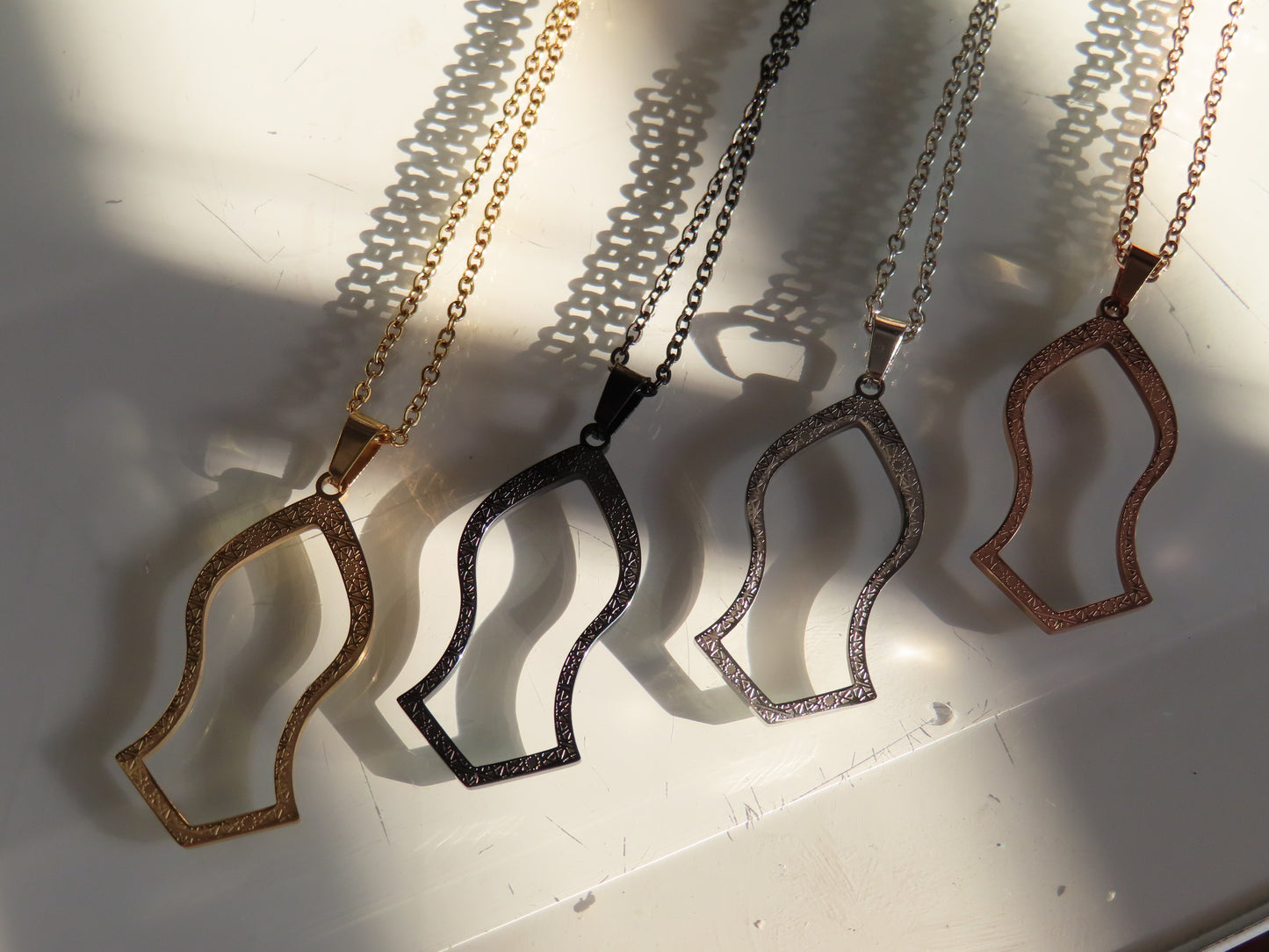 Qadam-e-Rasul Necklace (Tarnish Free)