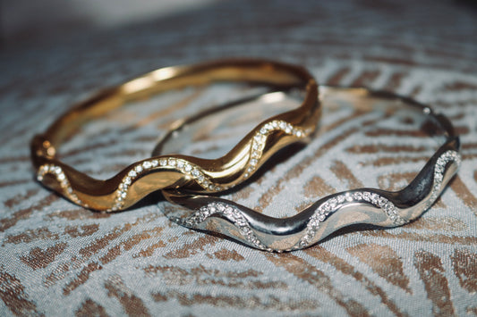 Wavy Bangle (Tarnish Free)