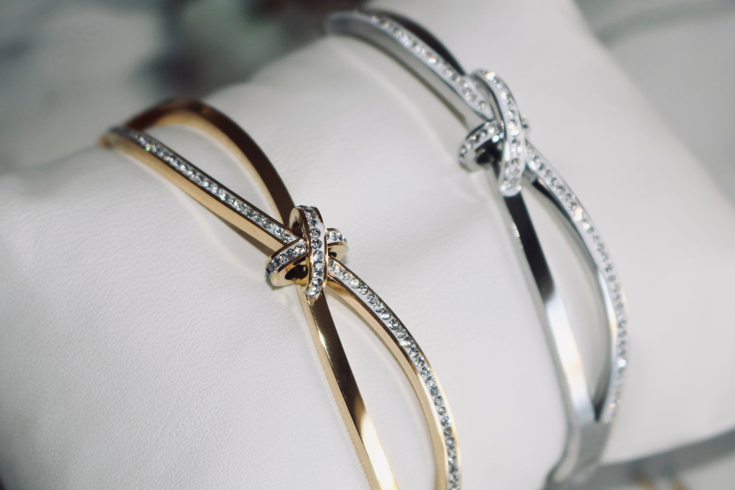 Knot Bangle (Tarnish Free)