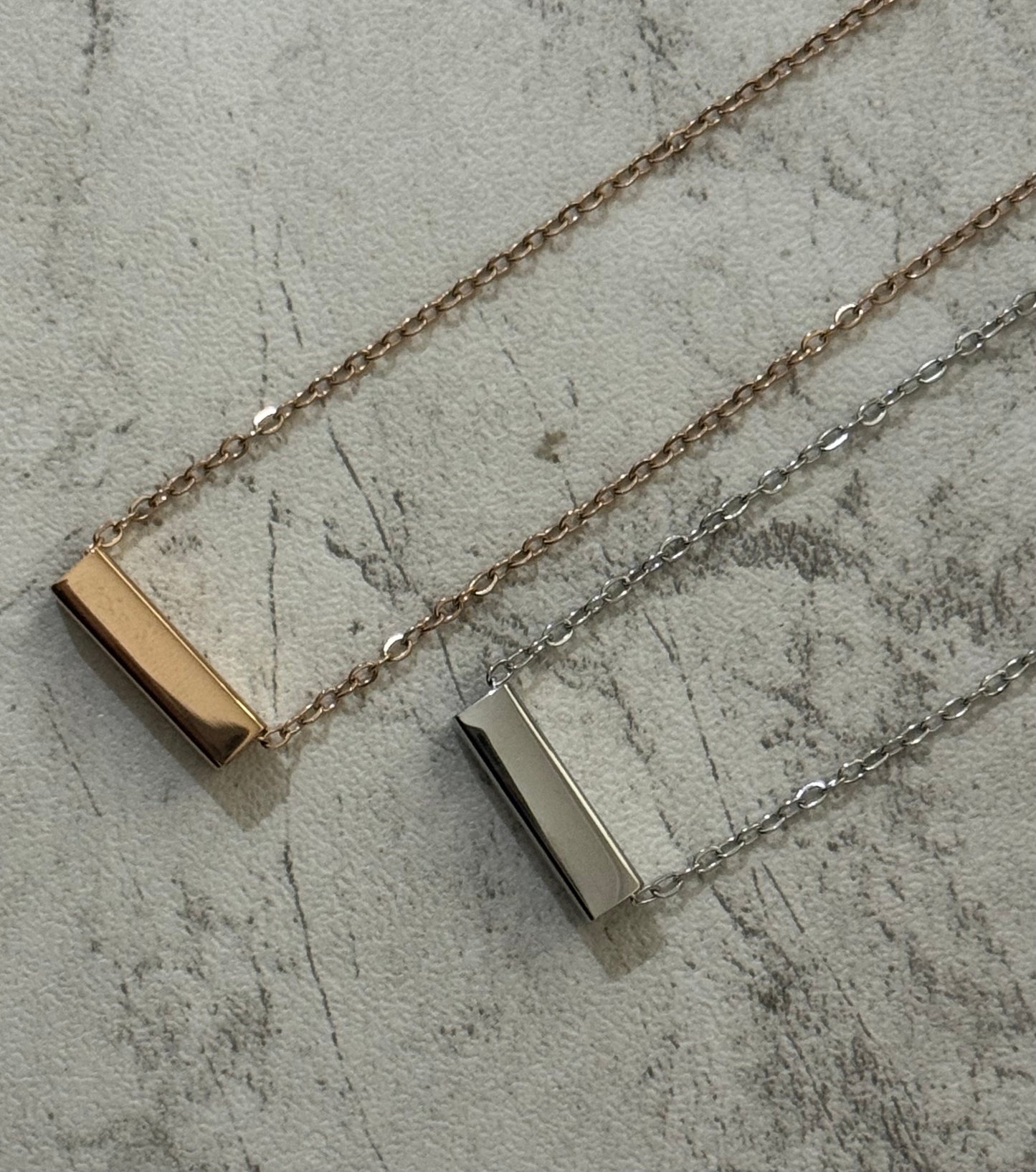 Engraving Minimal Horizontal Bar Necklace (Tarnish Free)