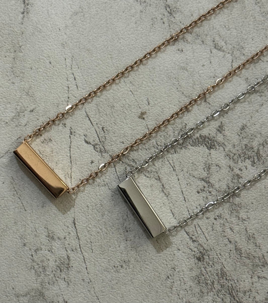 Engraving Minimal Horizontal Bar Necklace (Tarnish Free)
