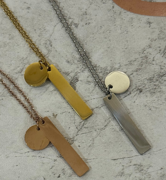 Engraving Longitudinal Charm Necklace (Tarnish Free)