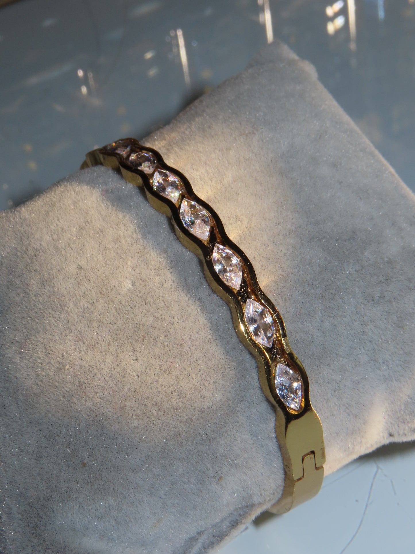 Infinity Bangle (Tarnish Free)